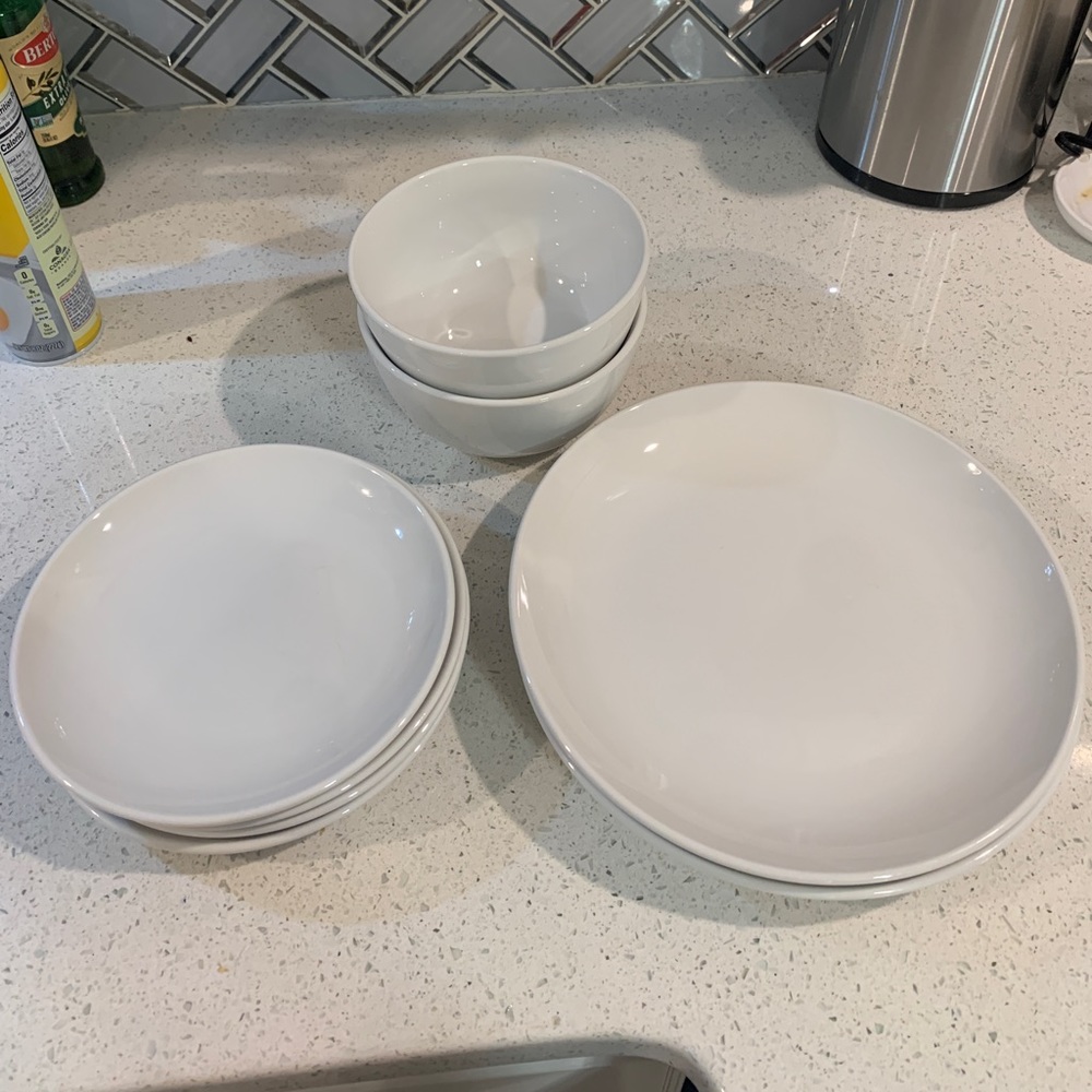 kitchen plates and bowls